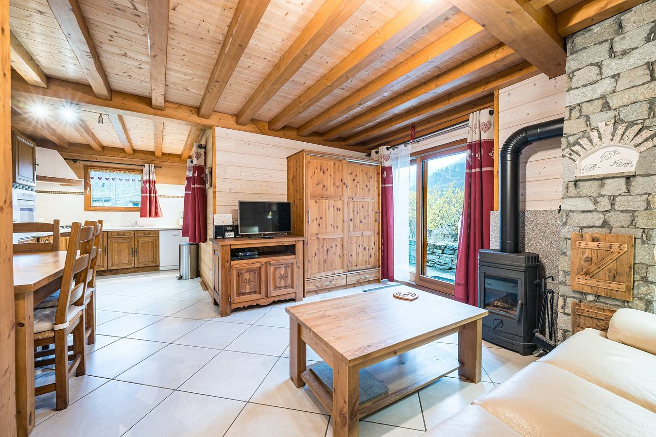 Chalet 'La Petite Maison' mit Bergblick und privater Terrasse in Saint-Martin-de-Belleville, Les Trois Vallées