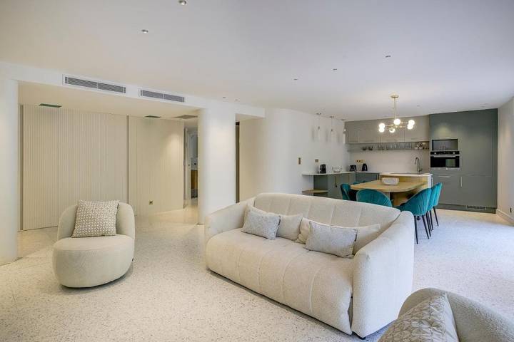 Gîte pour 6 personnes, avec terrasse et jardin dans Office De Tourisme De Juan Les Pins - 3