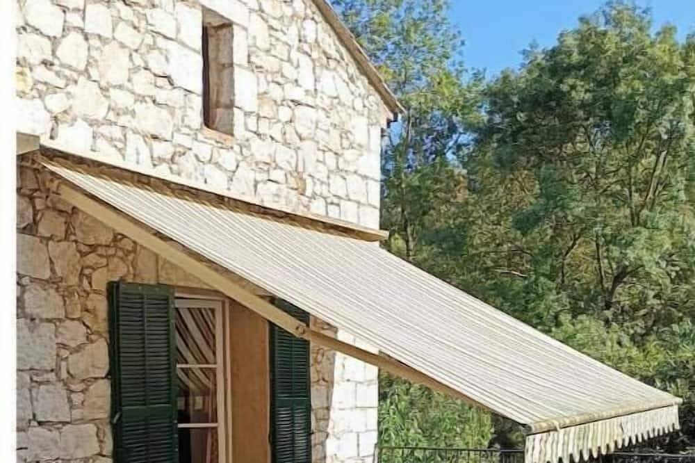 Authentic Provencal stone house in the heart of nature, a stone's throw from Nice in Saint-Jeannet, Mittelmeerküste (Frankreich)