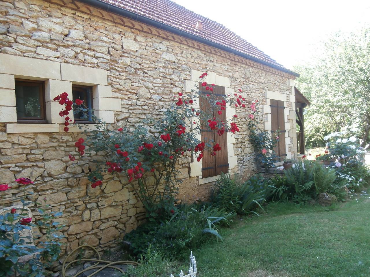 Maison Douceur Meyralaise avec terrasse privée, Wi-Fi et climatisation in Meyrals, Périgord Noir