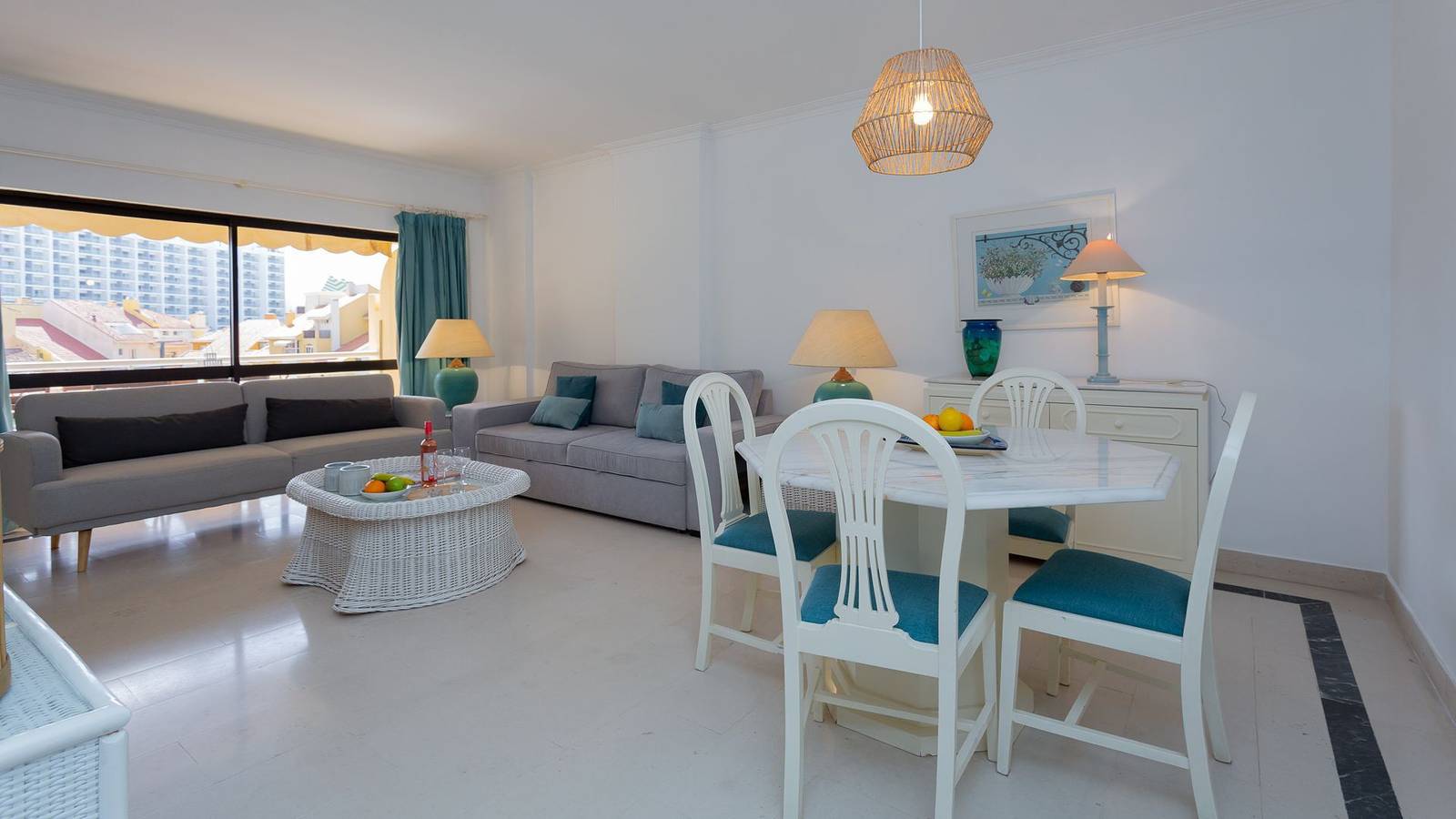 Apartamento entero, 2Bdr W/ Pool - 5min from beach by Lovelystay in Vilamoura, Quarteira