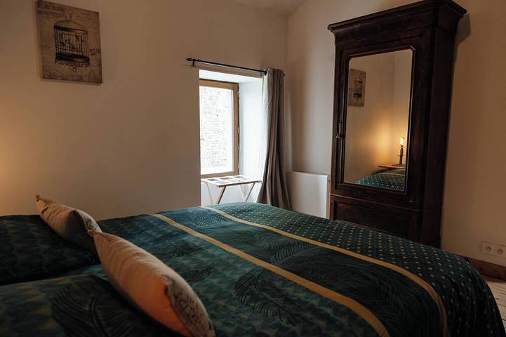 Location de vacances pour 8 personnes, avec terrasse et jardin à Les Châtelliers-Châteaumur - 4