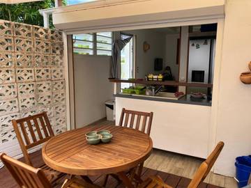 Gîte pour 2 personnes, avec piscine et jardin dans Port De Saint Francois