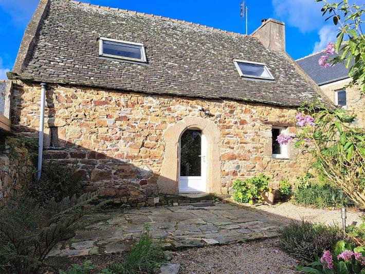 Location de vacances pour 4 personnes, avec jardin et terrasse à Guimaëc - 2