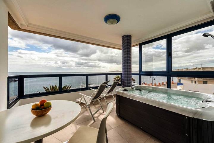 Apartamento de vacaciones para 6 personas, con balcón y jacuzzi - 1