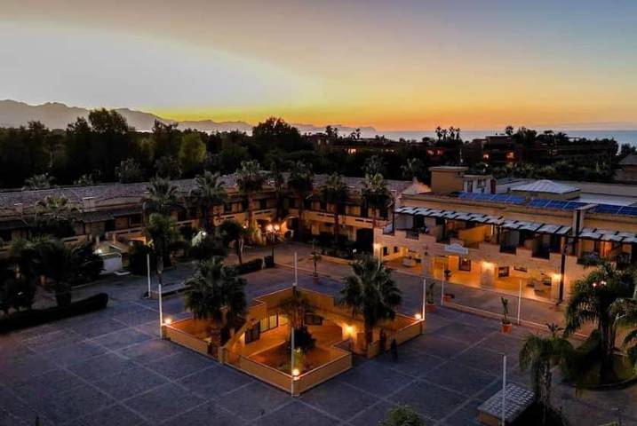Gîte pour 4 personnes, avec Terrasse ainsi que Jardin et Piscine dans Buonfornello