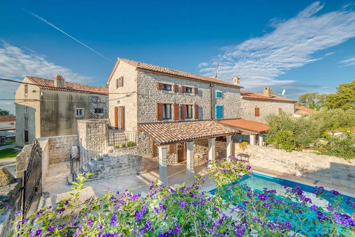 Villa für 8 Personen, mit Garten und Pool, mit Haustier in Porec und Umgebung