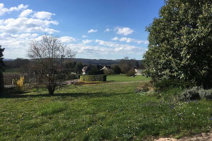 Location de vacances pour 5 personnes, avec jardin à Tanlay