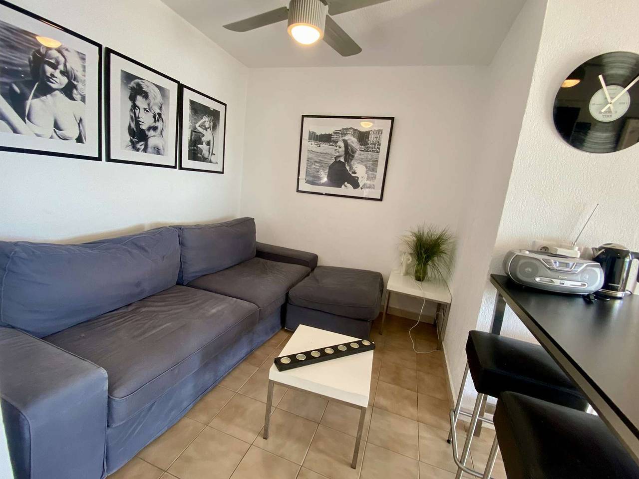 Entire apartment, Seaside 2-Room Apartment with Terrace in Cavalaire-sur-Mer – Sleeps 4 in Cavalaire-sur-Mer, Draguignan region