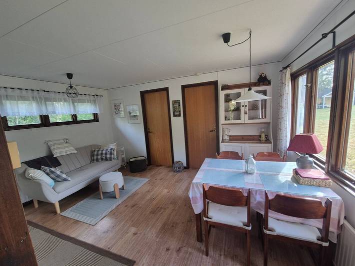 Stensjö Holiday Home – Cozy Swedish Cottage by the Lake in Blekinge in Svenska Östersjön