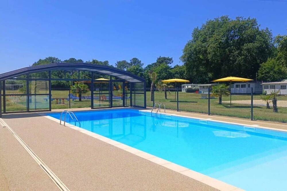 Zecamping 3 étoiles piscine animaux acceptés fitness locatif 40m2 in Vensac, Région de Lesparre-Médoc