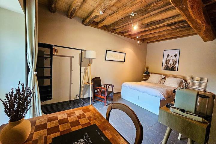 Gîte pour 3 personnes, avec Jacuzzi ainsi que Terrasse et Jardin à Étivey