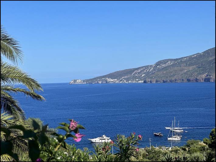 Casa vacanza per 6 persone, con giardino alle Isole Eolie