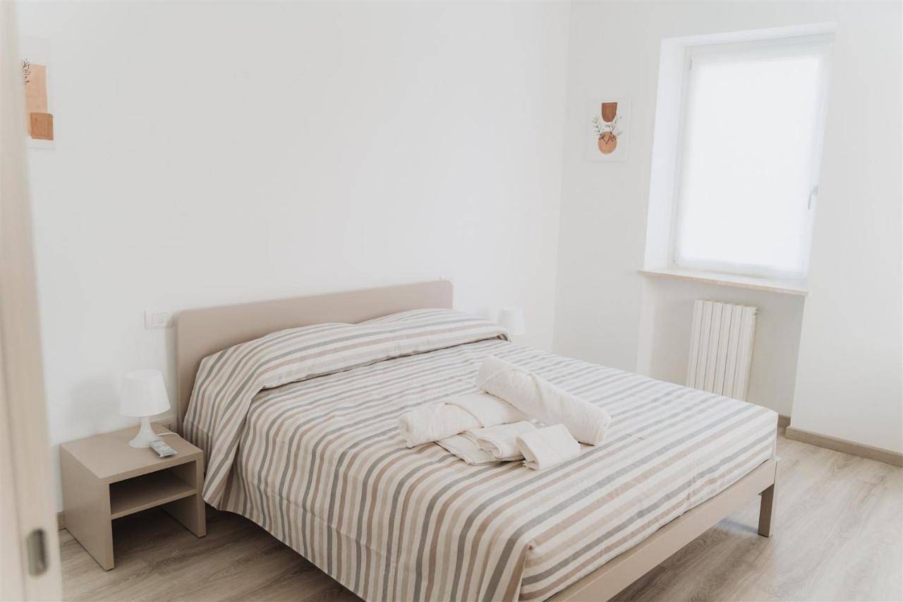 Double Room with Private External Bathroom in Sona, Gardasee-Berge