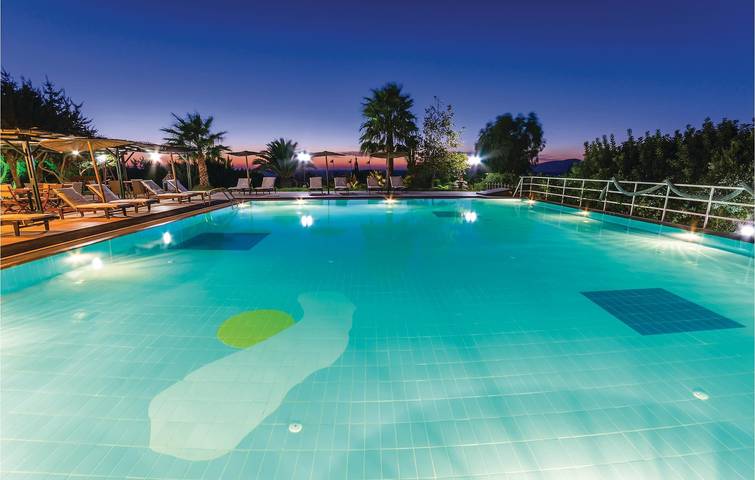 Ganze Ferienwohnung, Terrassenwohnung mit Pool in Küstennähe in Kos