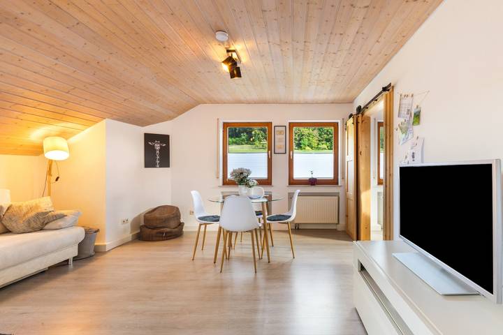 Ganze Wohnung, Ruhiges Apartment mit Balkon und Naturgarten, ideal für Familien - Daniel's Fewo in Gruibingen, Albsteig Etappe 7