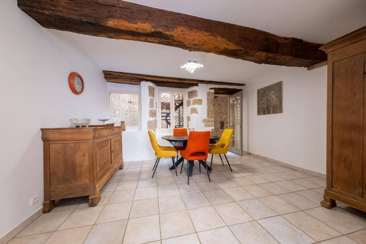 Appartement entier, One-Bedroom Apartment in Cluny, Région de Mâcon