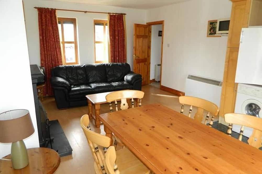 Entire apartment, Kinsale No 6 - sleeps 8 guests  in 4 bedrooms in County Cork