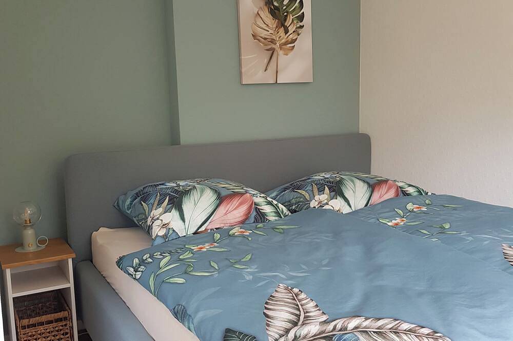 Ganze Wohnung, Schöne 120 qm Ferienwohnung + 50 qm Sonnenterrasse im Grünen-Stockelsdorf/Lübeck in Stockelsdorf, Ostholstein