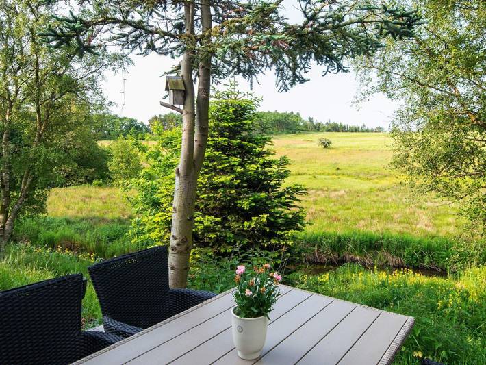 Ferieudlejning for 6 personer, med have og terrasse, husdyr tilladt i Holstebro