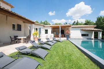 Maison De Vacances pour 8 Personnes dans Grignan, Région de nyons, Photo 1