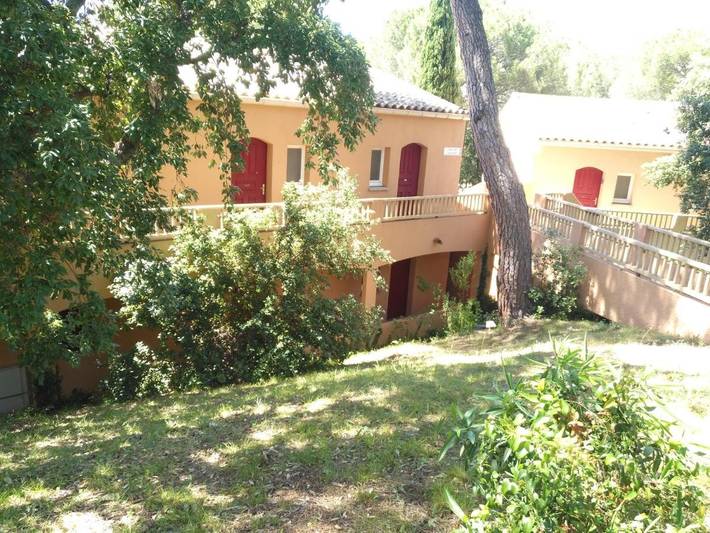 Gîte pour 4 personnes, avec Terrasse et Jardin ainsi que Bassin pour enfant et Piscine dans Golf et Tennis Club de Valescure - 4