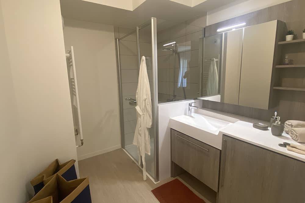 Appartement entier, Appartement T3 avec deux chambres in Moulins, Allier