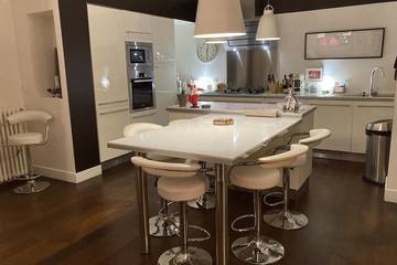 Location de vacances pour 6 personnes, avec jardin et terrasse à Talence