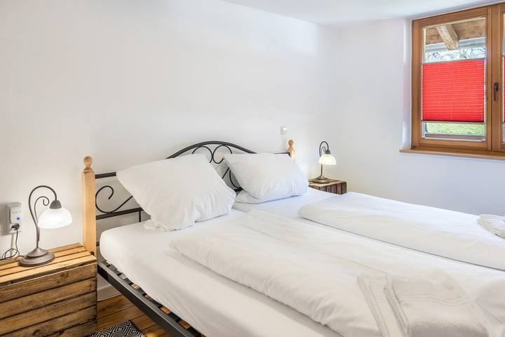 Apartamento inteiro, Apartamento de Férias "Haus Steinatal" com Varanda, Jardim Partilhado & Wi-Fi in Uhlingen-Birkendorf, Floresta Negra do Sul