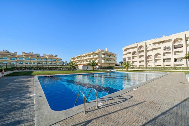 Apartment for 4 people, with garden and balcony in Portugal
