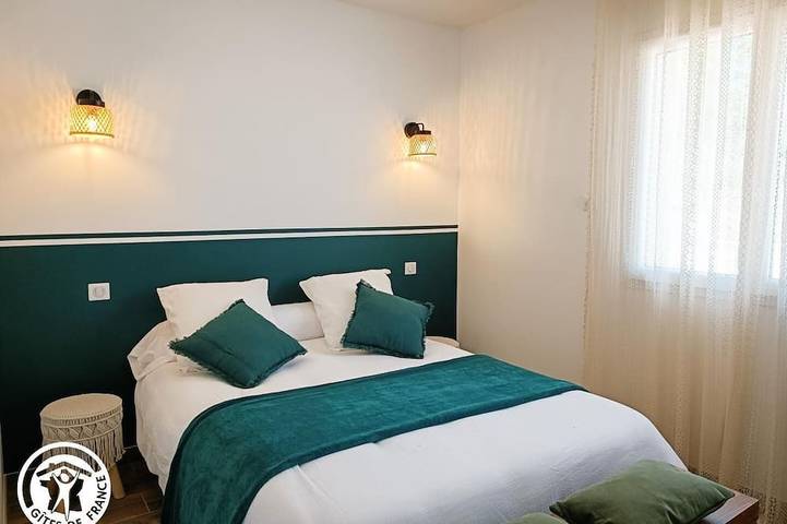 Location de vacances pour 6 personnes, avec jardin ainsi que piscine et sauna à Alvignac - 2