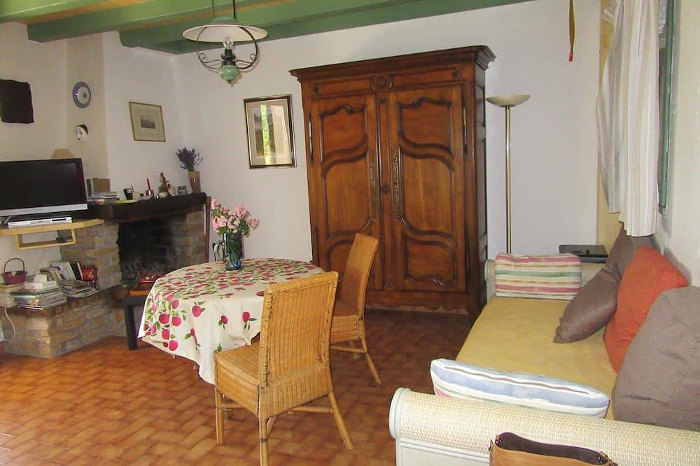 Ferienhaus in der Alpes de Haute Provence in einem Dorf Charakter in Vachères, Regionaler Naturpark Luberon