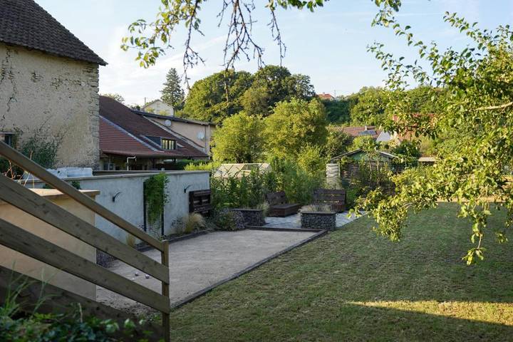 Gîte pour 9 personnes, avec jardin, adapté aux familles à Saint-Maurice-Colombier