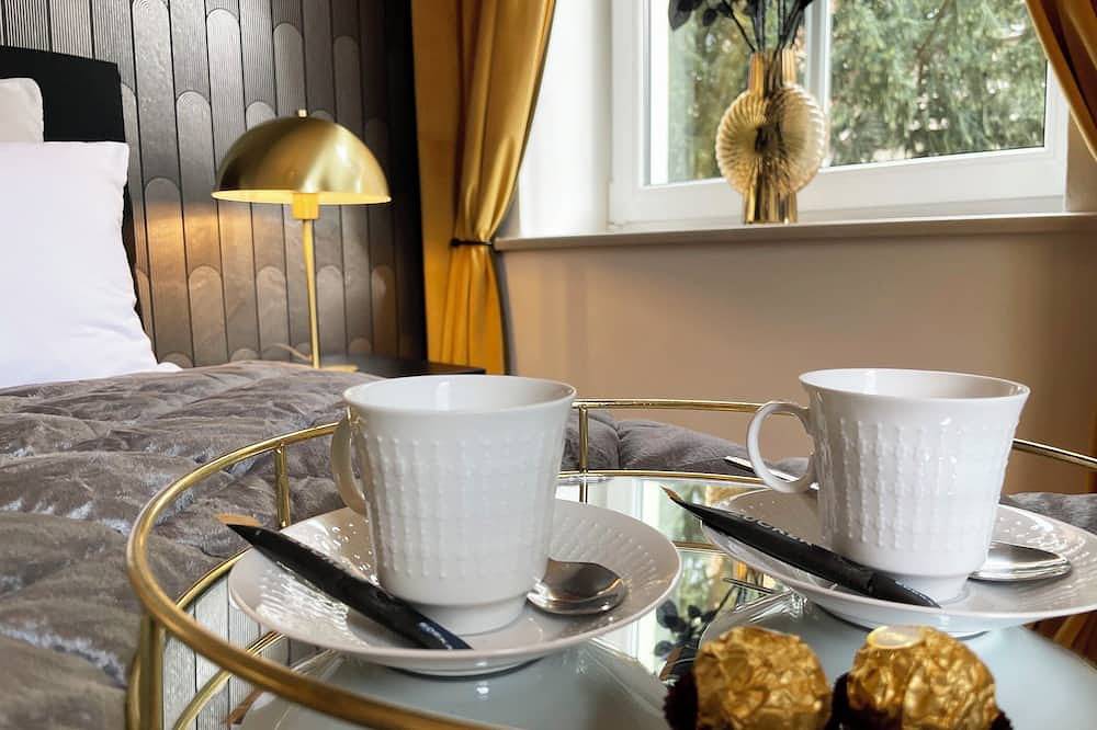 Ganze Wohnung, Art Deco Design-Luxus-Apartment, Waschen, Wlan, Boxspring, Garten, zentral in Gera, Ostthüringen