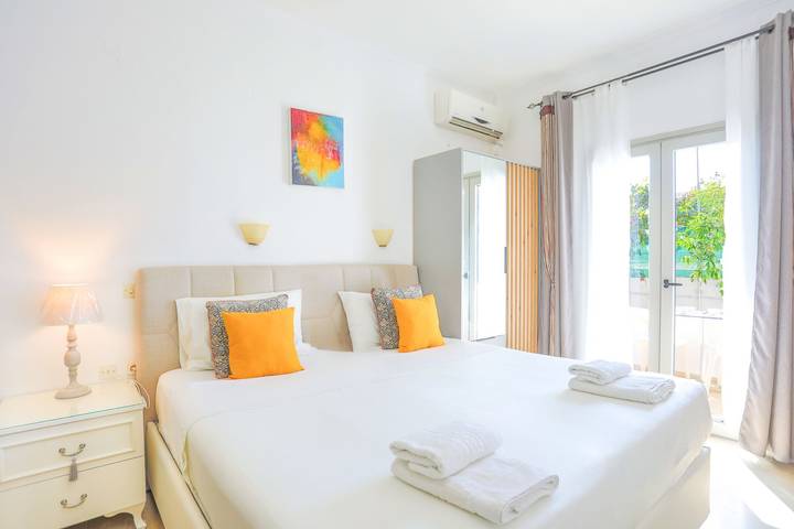 Gîte pour 2 personnes, avec jardin dans Kassiopi - 2