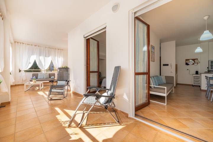 Appartamento "Quiet Home" con terrazza privata, Wi-Fi e aria condizionata