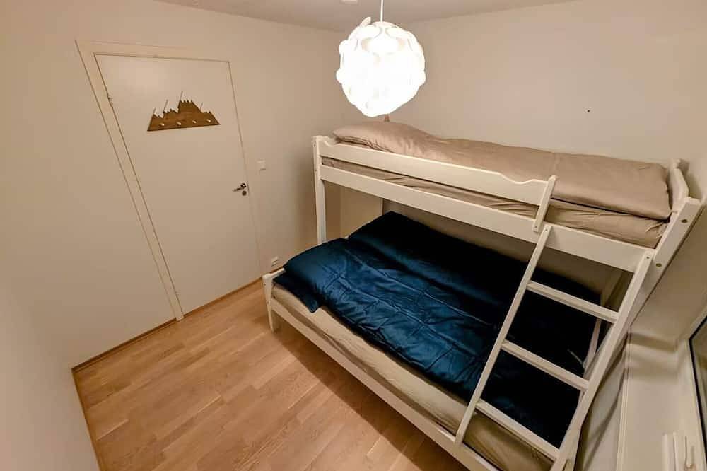 Bright 2-bedroom apartment with spectacular fjord views in Jørpeland. in Strand (Rogaland)