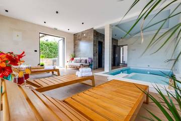 Villa für 12 Personen, mit Garten und Balkon in Povljana