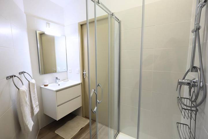 Gîte pour 3 personnes à Camaret-sur-Aigues - 2