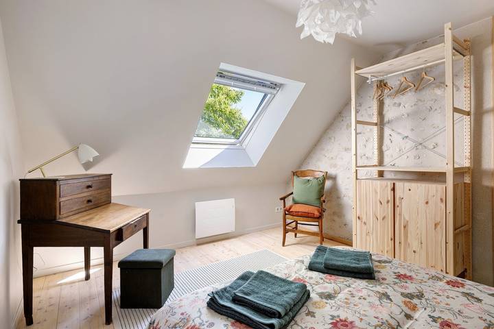 Cottage “Ishi To Ki” with Shared Pool, Private Terrace, and Wi-Fi in Chédigny, Loiredalen