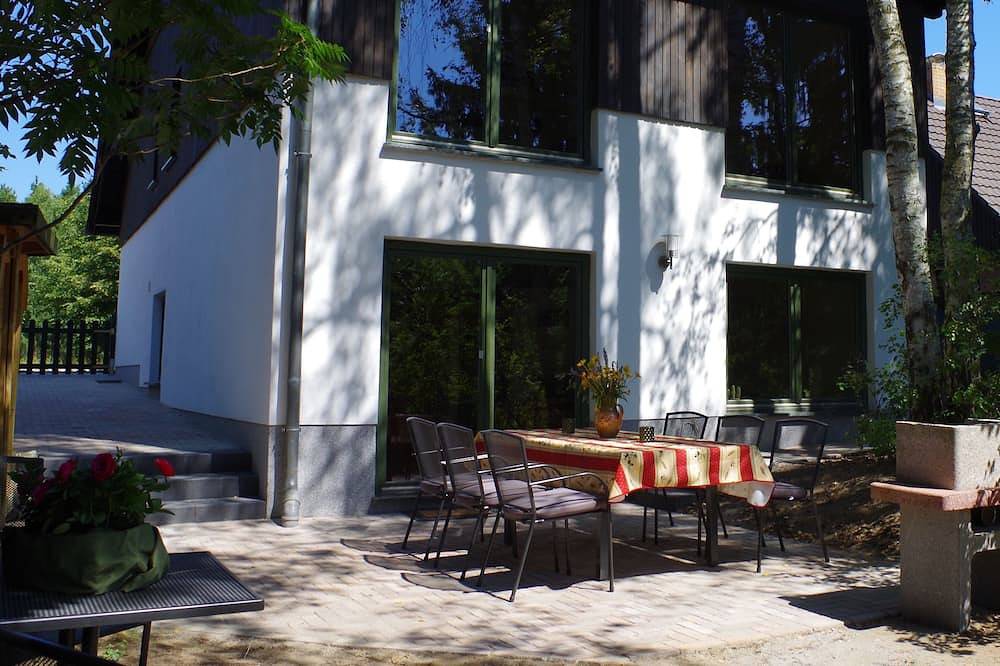 Ferienhaus am See nur 750m Waldweg zum Libbesickesee in Temmen-Ringenwalde, Barnimerland Region