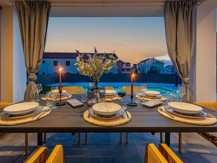 Villa für 8 Personen, mit Balkon und Terrasse sowie Garten und Pool in Povljana - 4