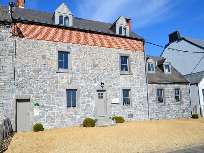 Location de vacances pour 9 personnes, avec terrasse, adapté aux familles à Onhaye - 4