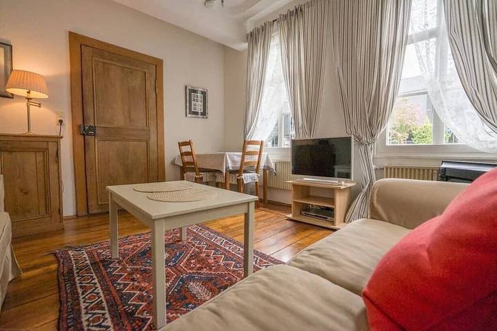 Entire apartment, Design Apartment 1 with a canopy bed, Wi-Fi, satellite TV, first floor. in Monschau, Naturpark Hohes Venn-Eifel
