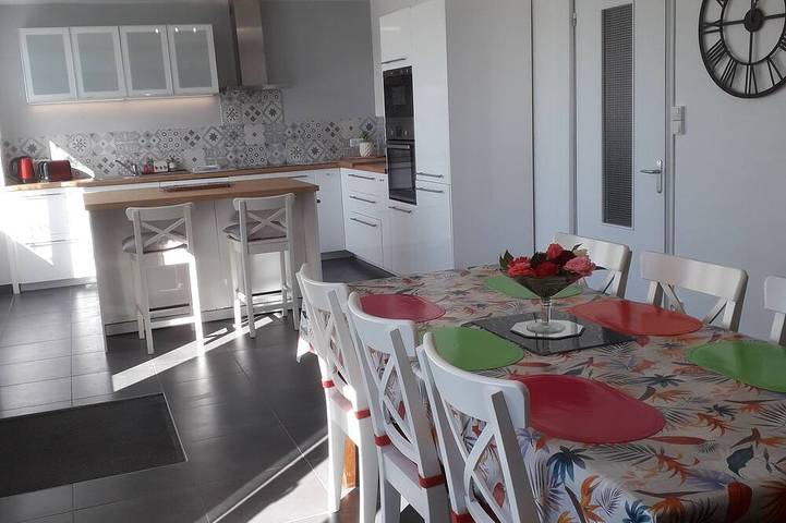 Maison de vacances pour 8 personnes, avec jardin à Plomodiern