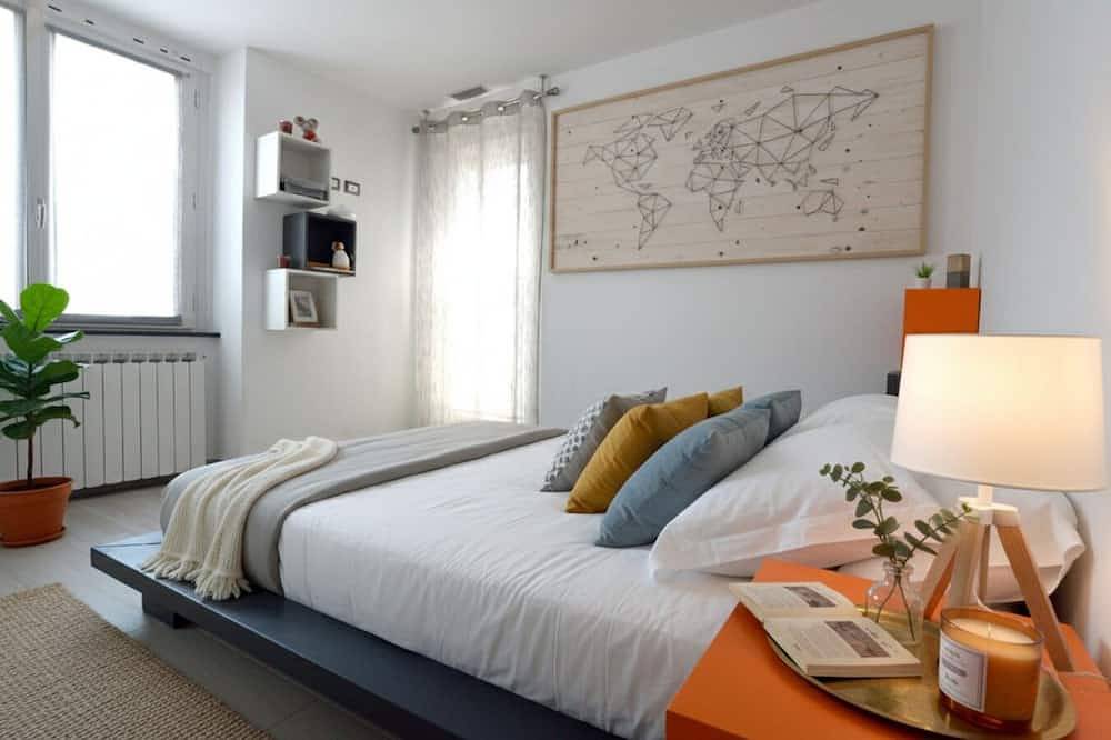 Lacasetta _ Como Lakeview Terrace renovated apt. in Carate Urio, Comosøen