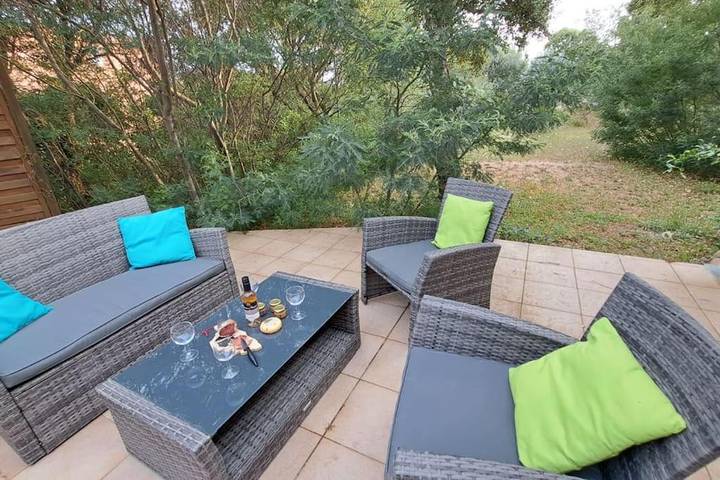 Location de vacances pour 10 personnes, avec jardin ainsi que vue et piscine à Figari - 4