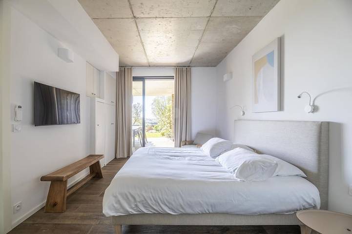 Gîte pour 9 personnes, avec sauna ainsi que jardin et piscine dans Plage de Fautea - 4