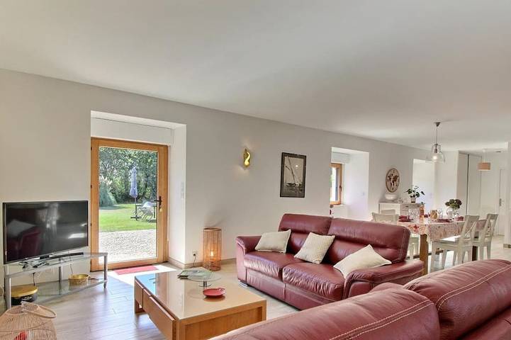 Location de vacances pour 6 personnes, avec terrasse et jardin à Baden (France)