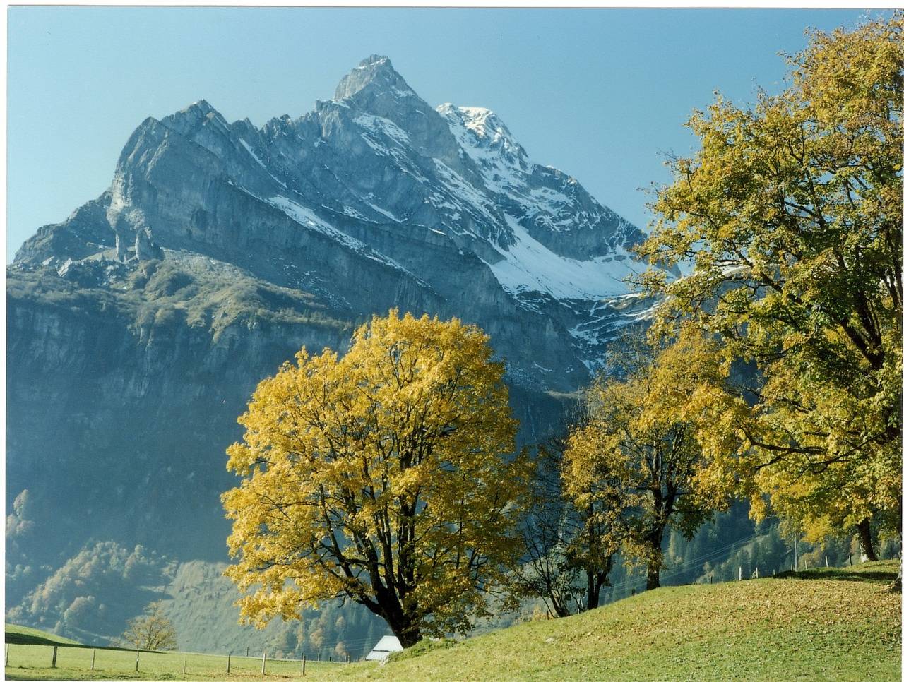 Ganze Ferienwohnung, Fotohaus Barbier Nr. 8 - 3-Zimmer Ferienwohnung in Glarus Süd, Kanton Glarus